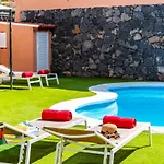 Villa Melyna Private Heated Pool *