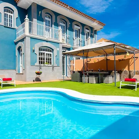 Melyna Private Heated Pool
