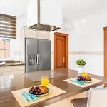 Melyna Private Heated Pool וילה אדחה