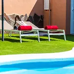 וילה Melyna Private Heated Pool אדחה