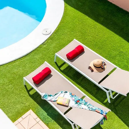 Melyna Private Heated Pool Willa