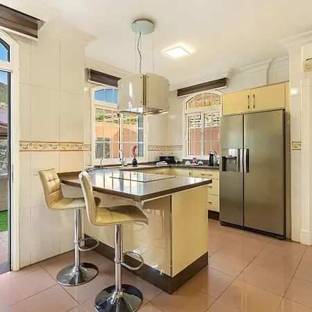 Melyna Private Heated Pool Villa Costa Adeje (Tenerife)