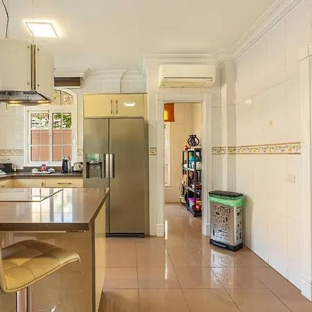 Melyna Private Heated Pool Villa *